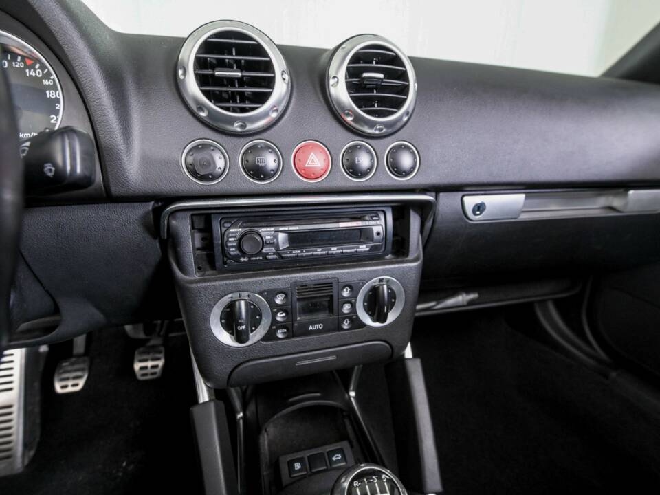 Immagine 29/50 di Audi TT 1.8 T (2001)