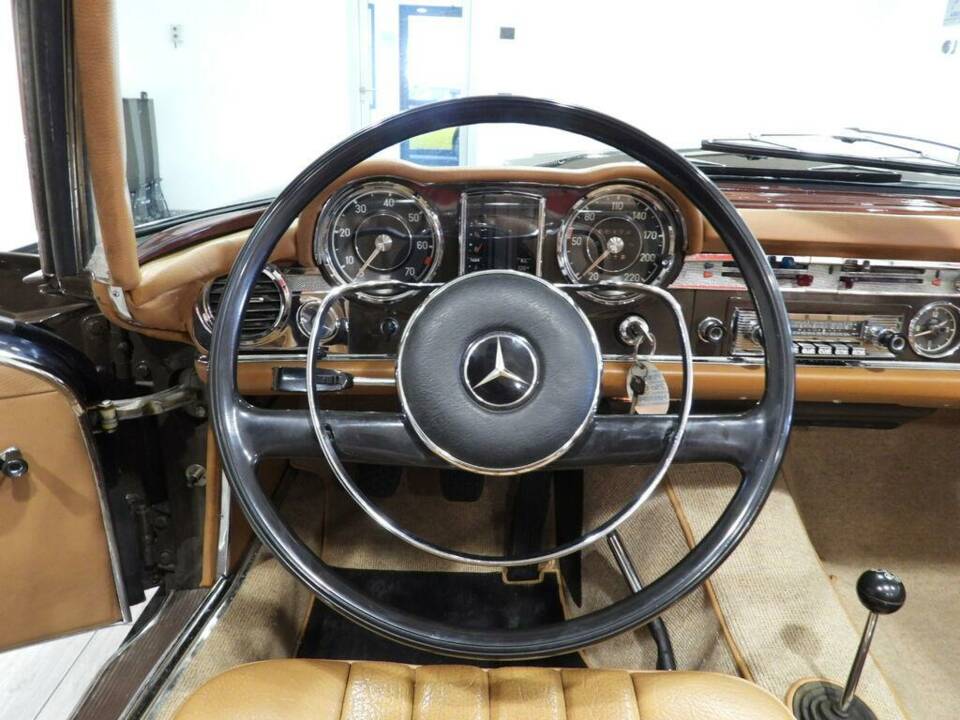Image 7/15 de Mercedes-Benz 250 SL (1967)