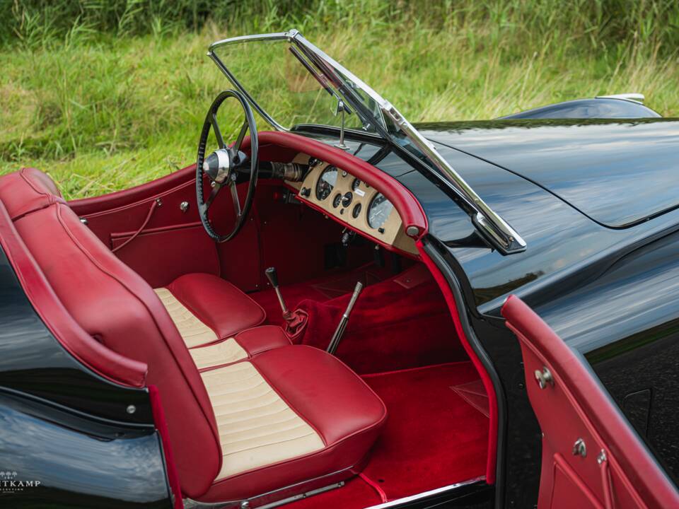 Immagine 13/21 di Jaguar XK 120 OTS (1951)