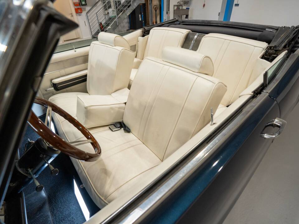 Bild 22/38 von Buick Wildcat Convertible (1969)