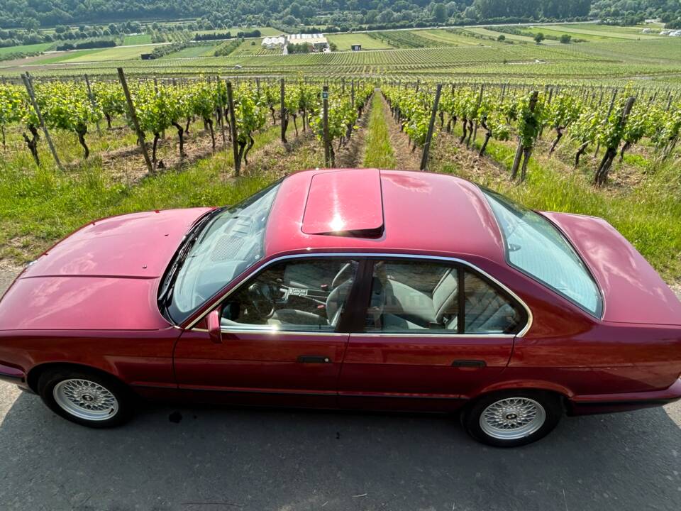 Image 42/51 of BMW 535i (1991)
