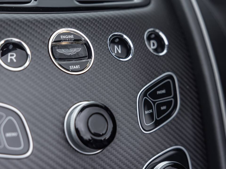 Afbeelding 48/75 van Aston Martin V12 Vantage AMR Roadster (2018)