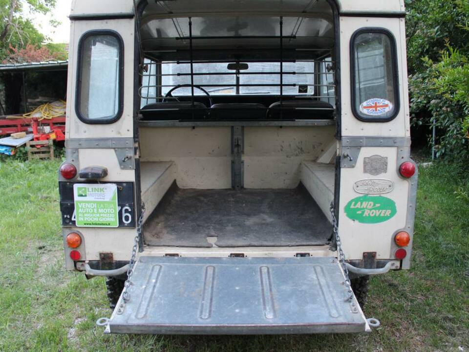 Image 17/33 of Land Rover 88 (1984)