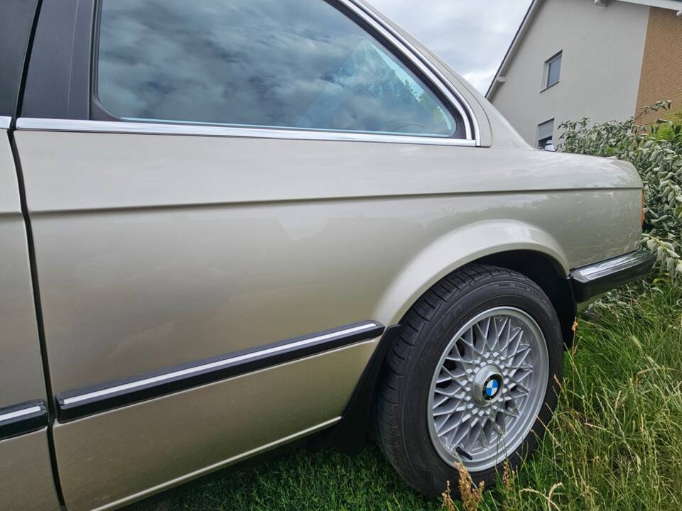 Imagen 14/14 de BMW 325i (1985)