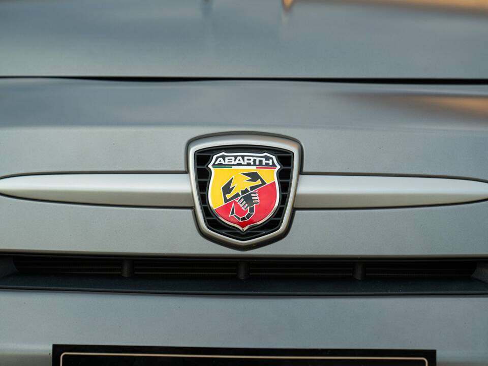 Image 31/50 of Abarth 695 Biposto (2016)