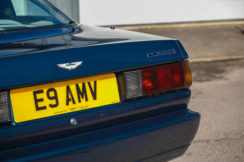 Bild 28/34 von Aston Martin Virage (1990)