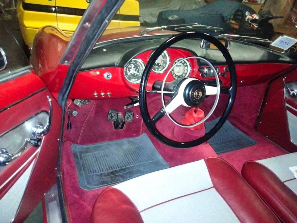 Image 4/17 de Alfa Romeo Giulietta Sprint Veloce (1962)