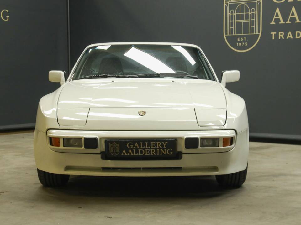 Obraz 16/50 pojazdu Porsche 944 (1986)
