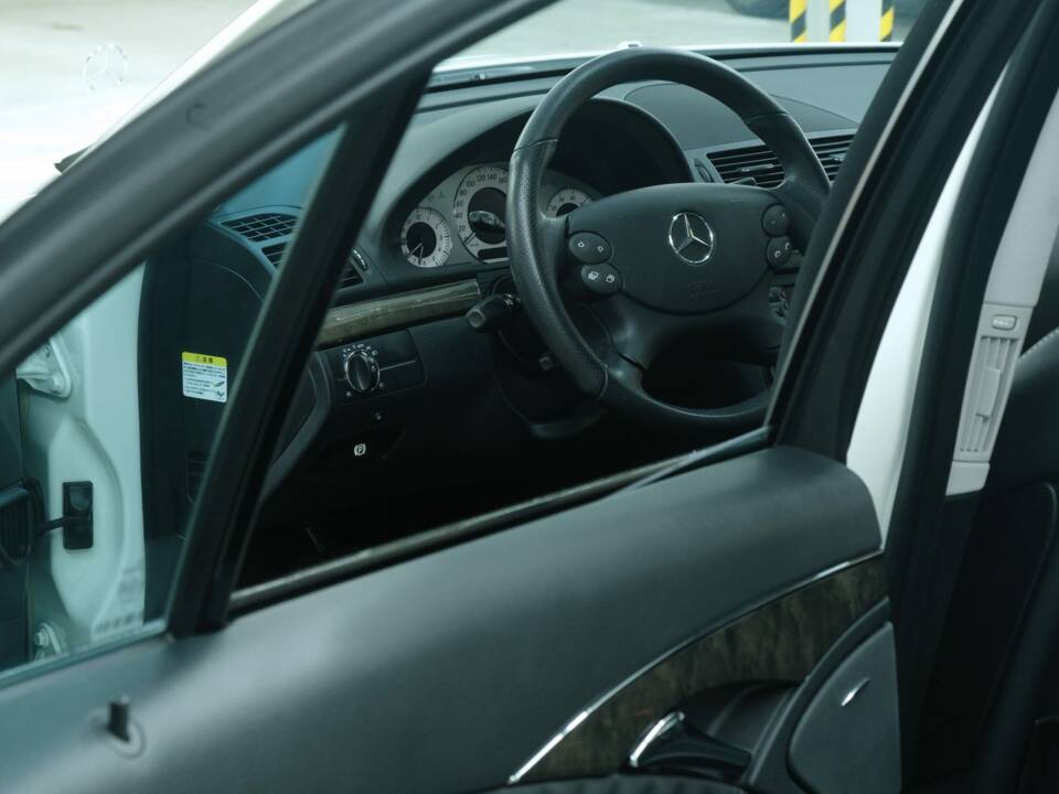 Bild 27/50 von Mercedes-Benz E 500 (2007)