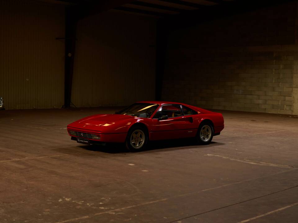 Image 41/79 of Ferrari 328 GTB (1985)
