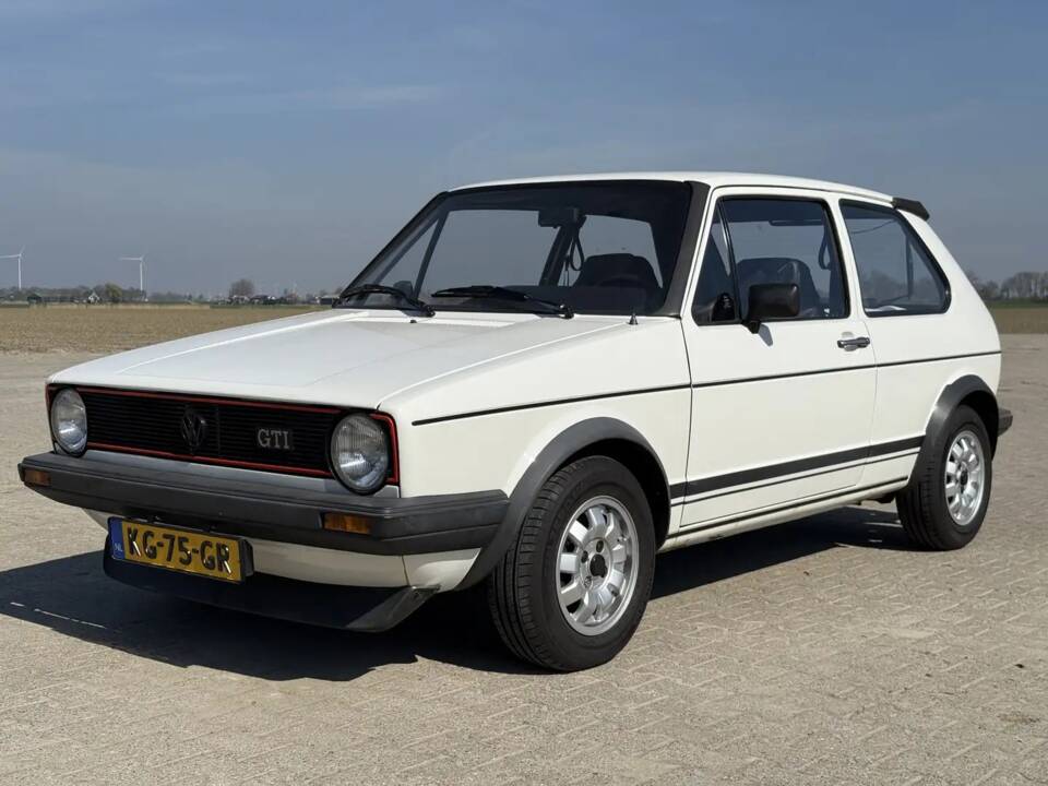 Image 4/10 de Volkswagen Golf Mk I GTI 1.8 (1983)