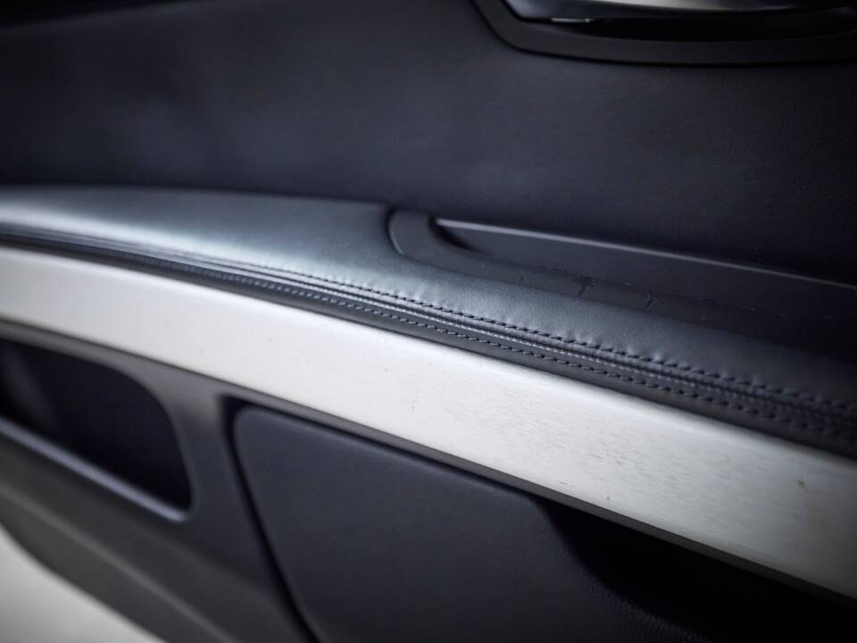 Image 59/100 of BMW M3 (2006)