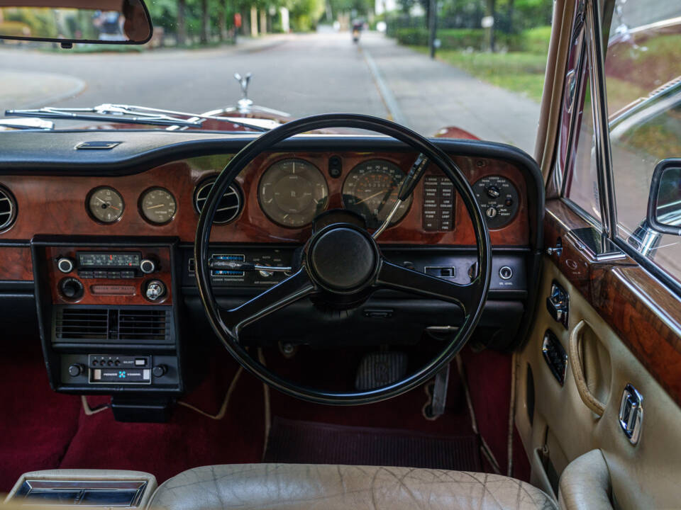 Bild 16/32 von Rolls-Royce Silver Shadow II (1978)