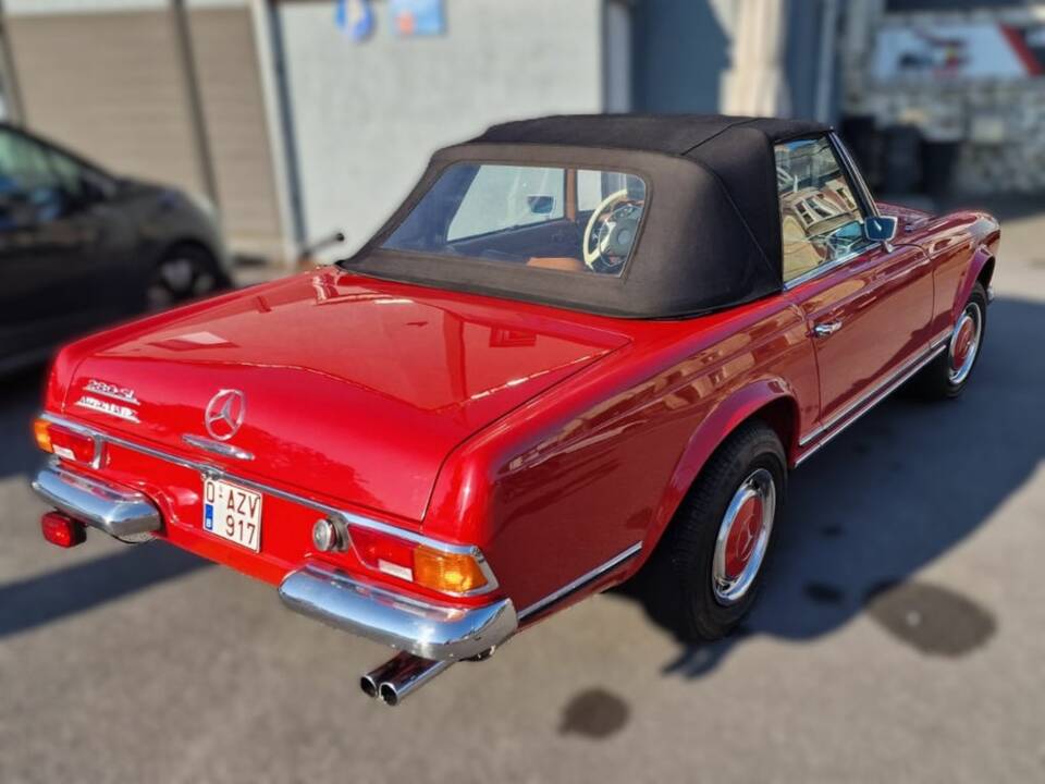 Image 7/8 of Mercedes-Benz 280 SL (1970)