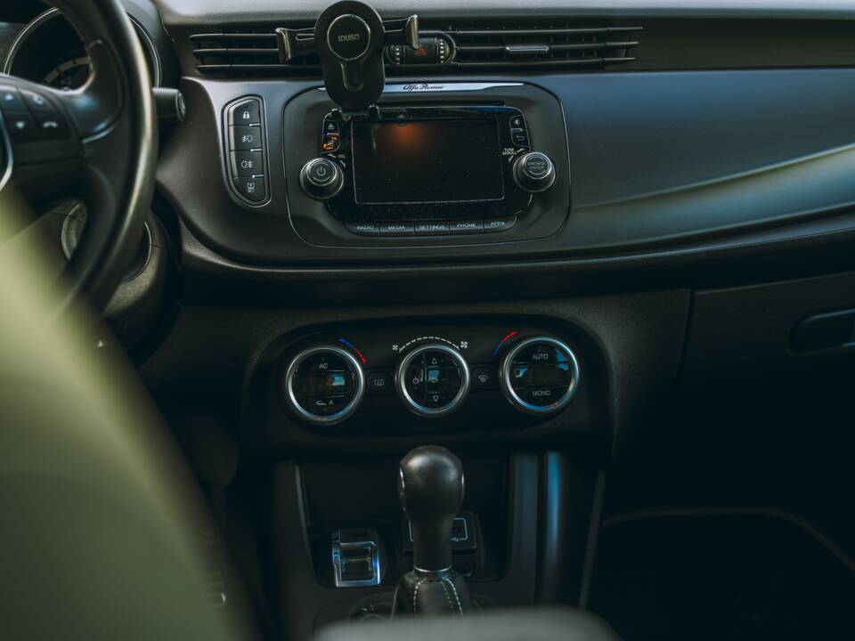 Afbeelding 15/26 van Alfa Romeo Giulietta 1.8 TBi 16V QV (2015)