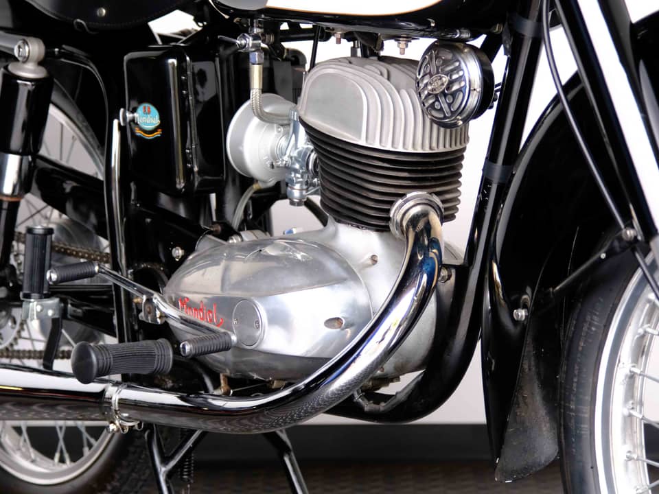 Image 17/68 of Mondial 160 Sport Lusso (1954)