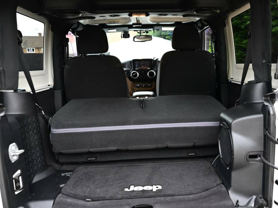Afbeelding 50/50 van Jeep Grand Cherokee 6.4 V8 SRT (2014)