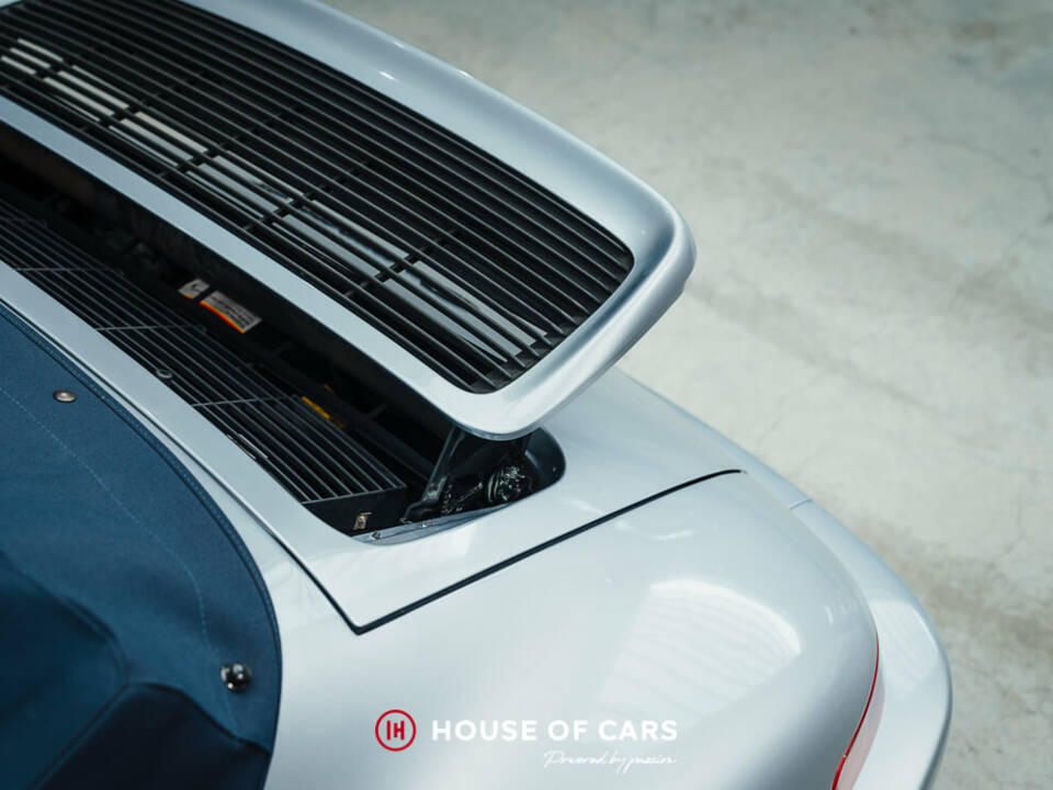 Image 14/25 of Porsche 911 Carrera 2 (1993)