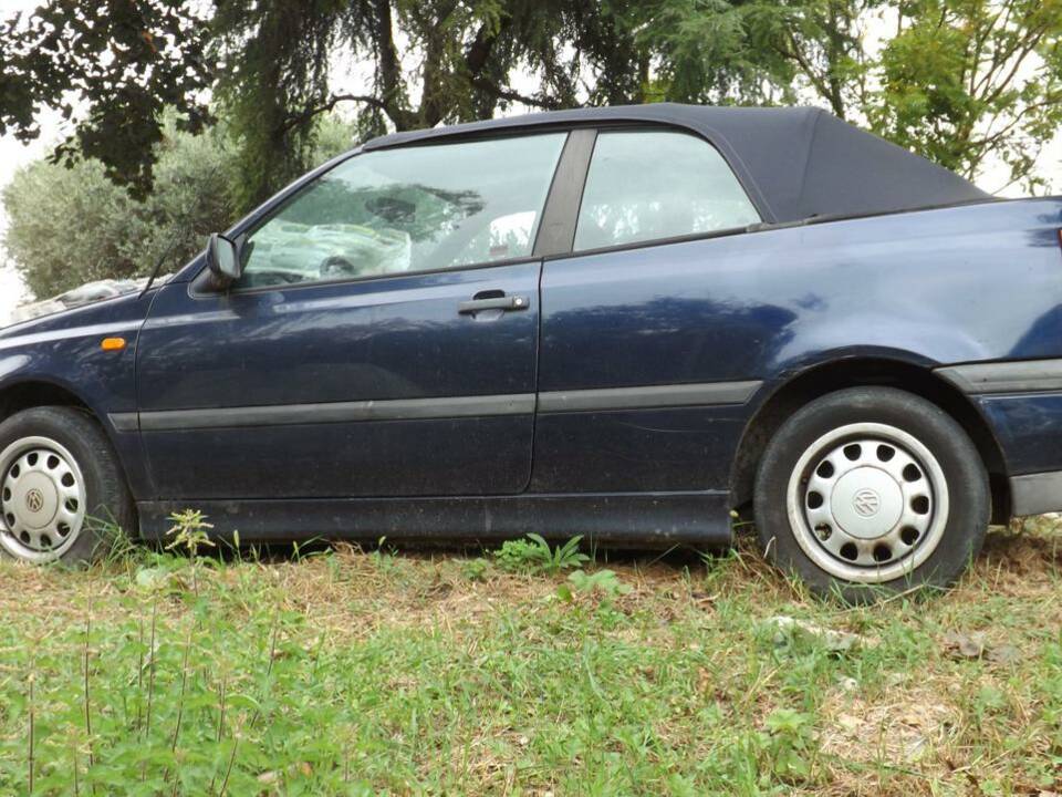 Image 8/50 of Volkswagen Golf III Cabrio 1.6 (1996)