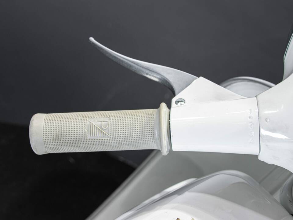 Image 38/49 de Piaggio Vespa 50 SS (1966)