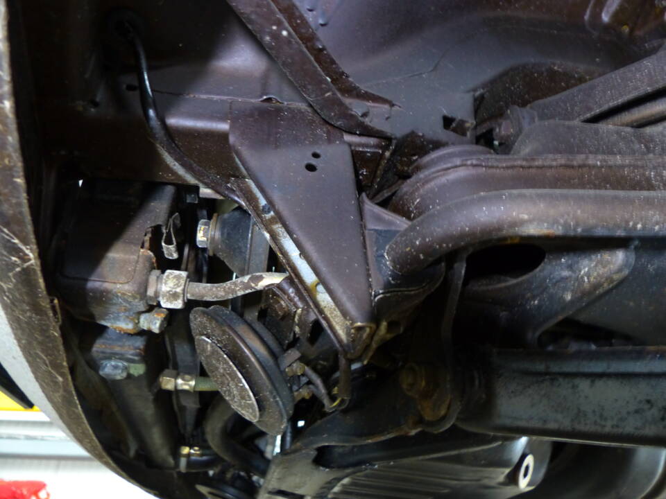 Image 56/63 of Mercedes-Benz 230&#x2F;6 (1974)