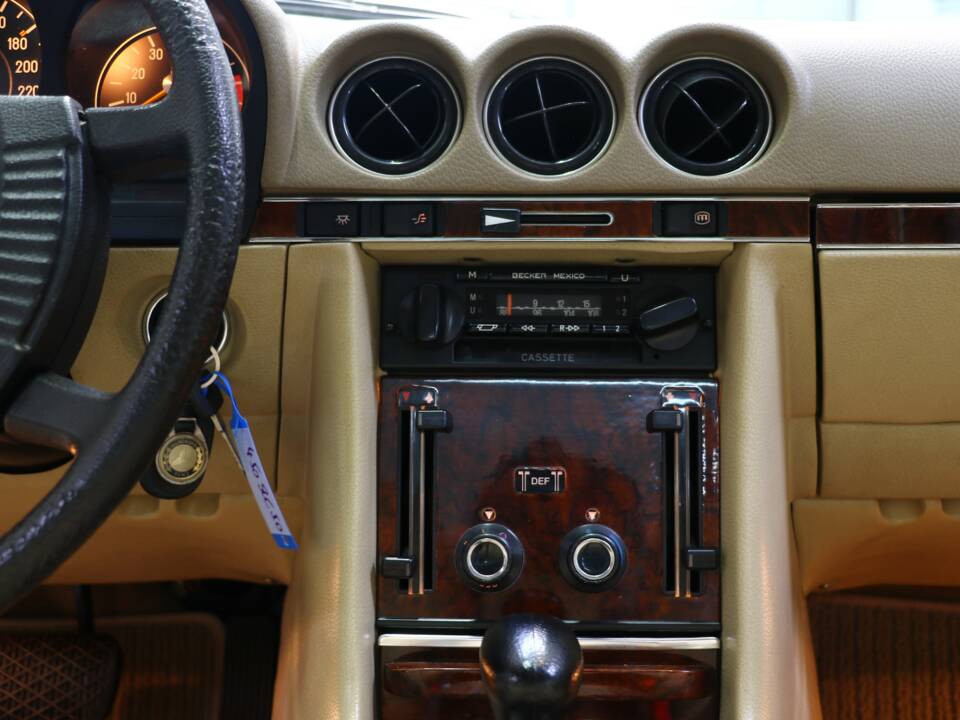 Image 25/41 de Mercedes-Benz 450 SLC 5,0 (1979)