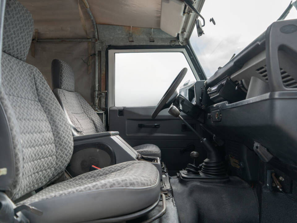 Image 36/98 of Land Rover Defender 110 Td5 (1999)