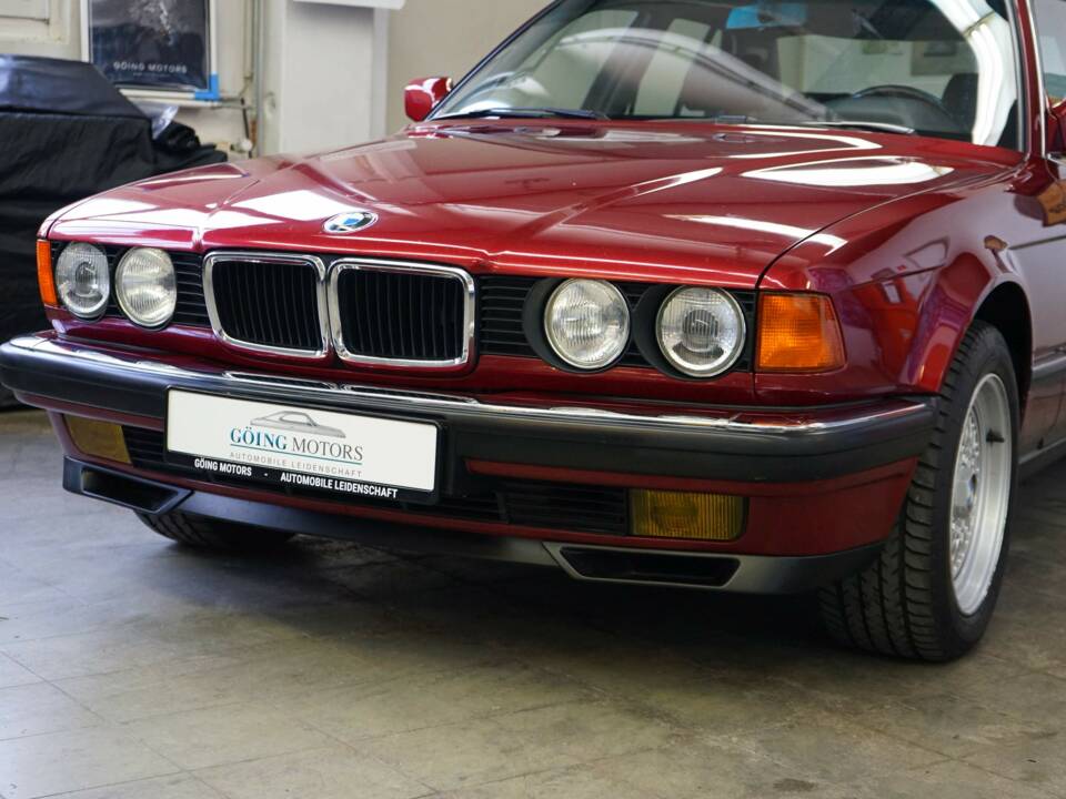 Bild 8/33 von BMW 750i (1991)