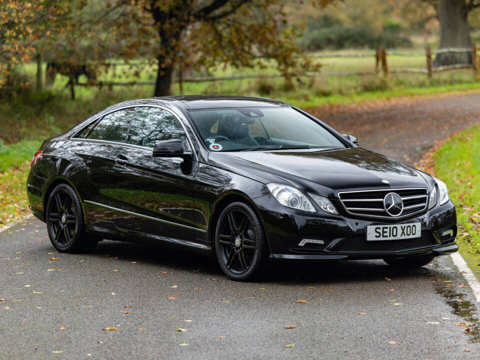 Bild 8/44 von Mercedes-Benz E 500 (2010)