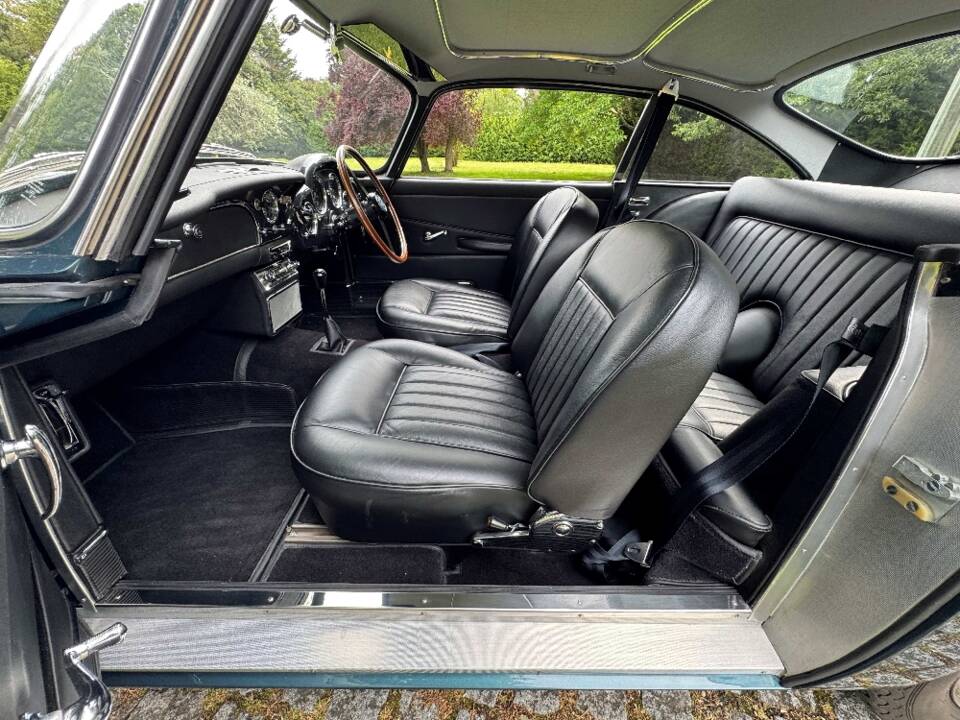 Image 25/30 de Aston Martin DB 4 (1959)