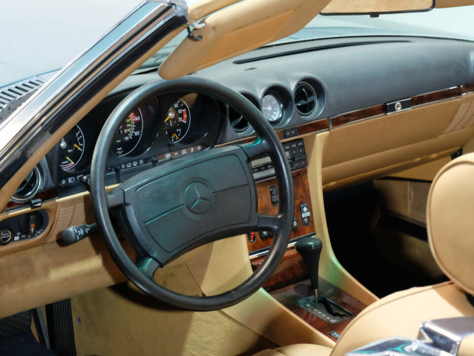 Bild 18/42 von Mercedes-Benz 560 SL (1989)