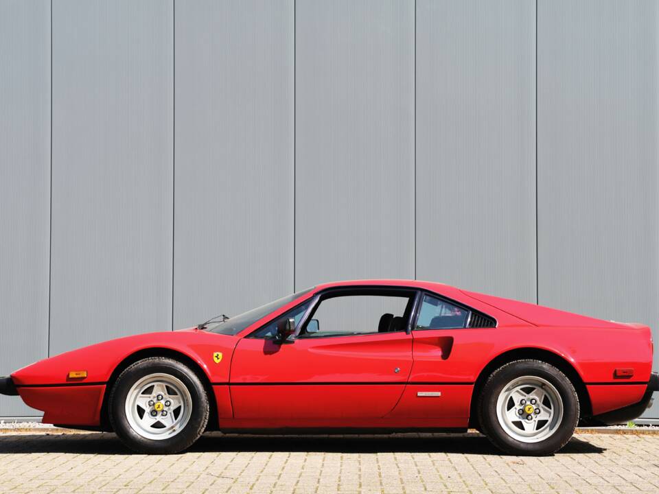Image 29/61 of Ferrari 308 GTBi (1982)