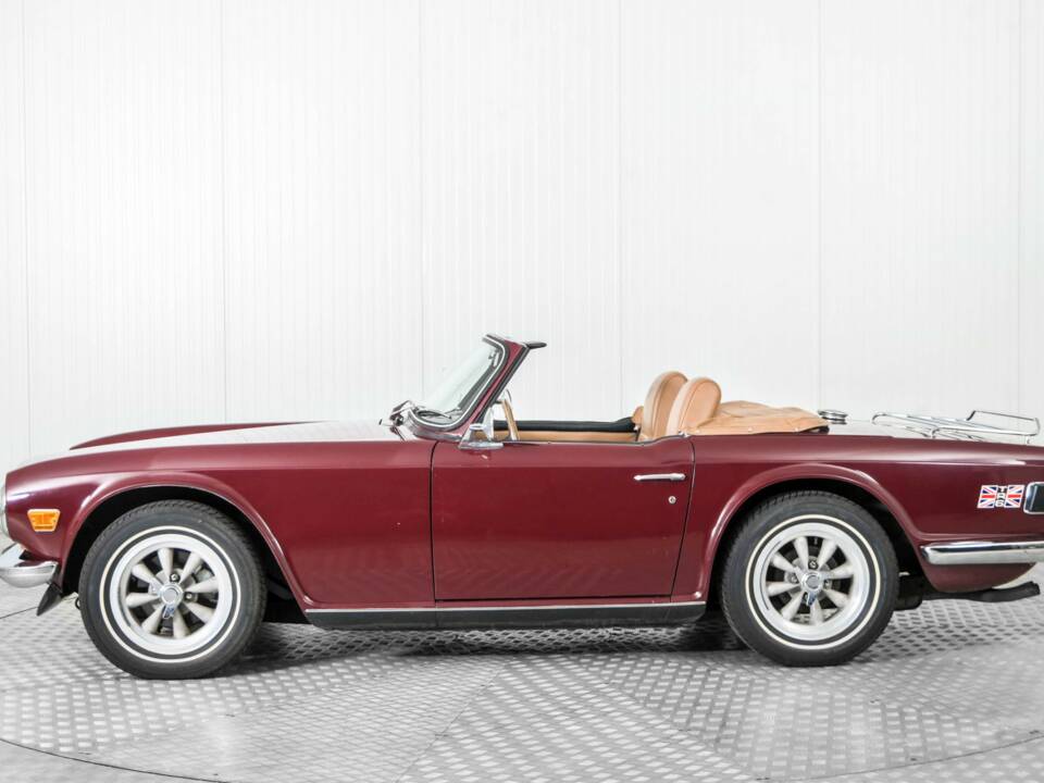 Image 9/50 of Triumph TR 6 PI (1969)