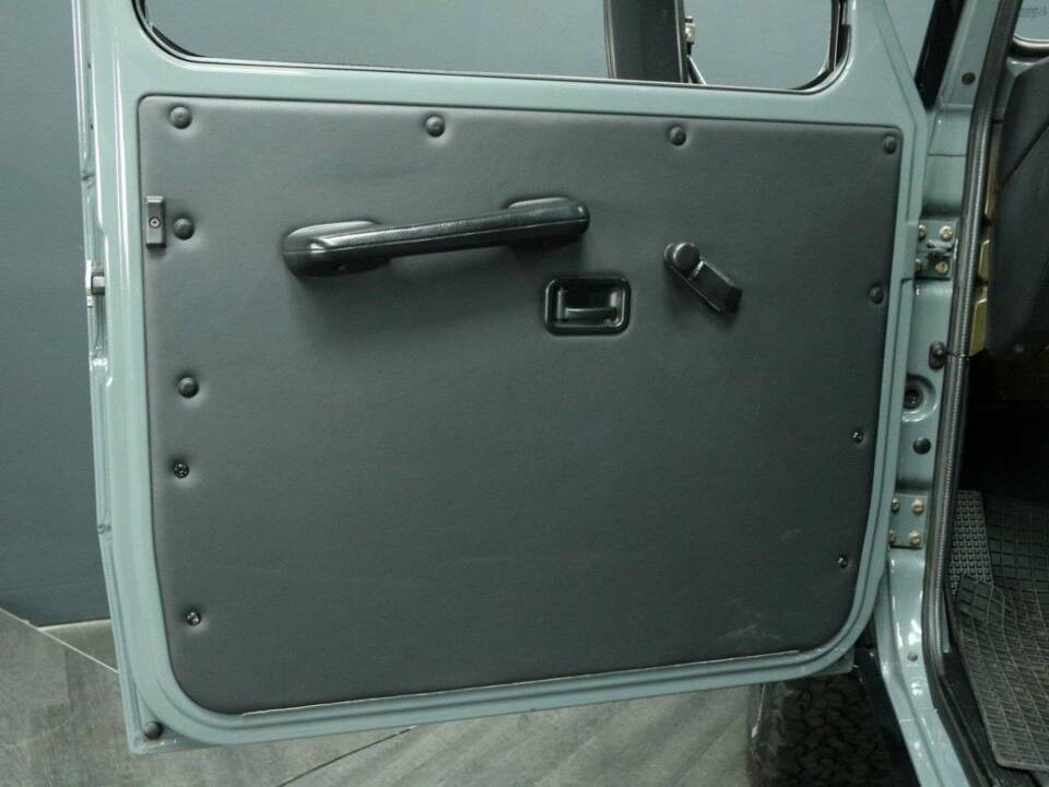 Image 10/50 of Mercedes-Benz G 230 (1993)