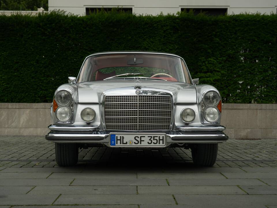 Image 2/95 of Mercedes-Benz 280 SE 3,5 (1970)