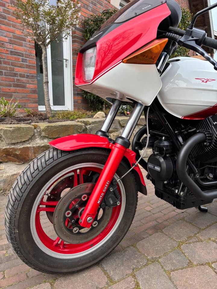 Immagine 49/50 di Moto Guzzi 1000 LeMans (1986)