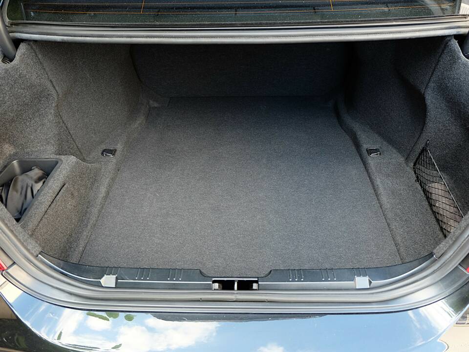 Image 46/51 of BMW M5 (2007)