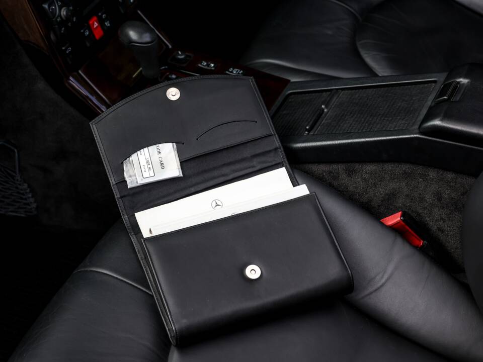 Image 33/43 of Mercedes-Benz SL 280 (2002)