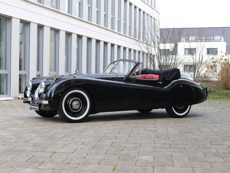 Image 31/40 of Jaguar XK 120 DHC (1953)