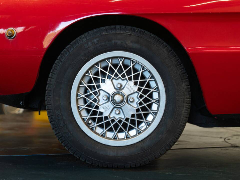 Image 17/50 of Alfa Romeo 1600 Spider (1972)