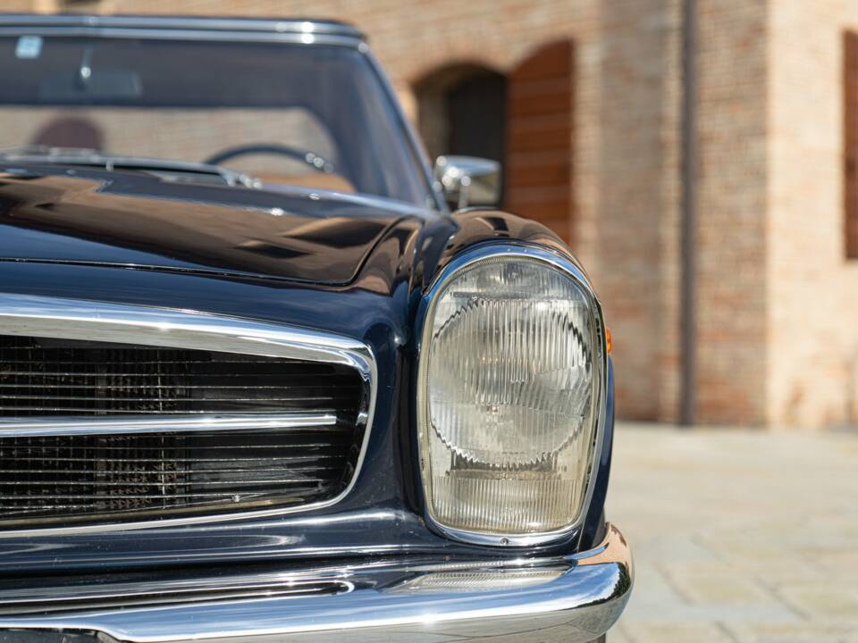 Image 21/50 de Mercedes-Benz 280 SL (1969)