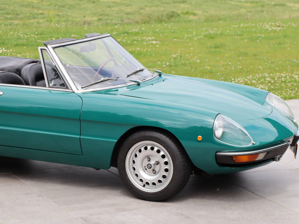 Image 24/50 of Alfa Romeo 2000 Spider Veloce (1979)