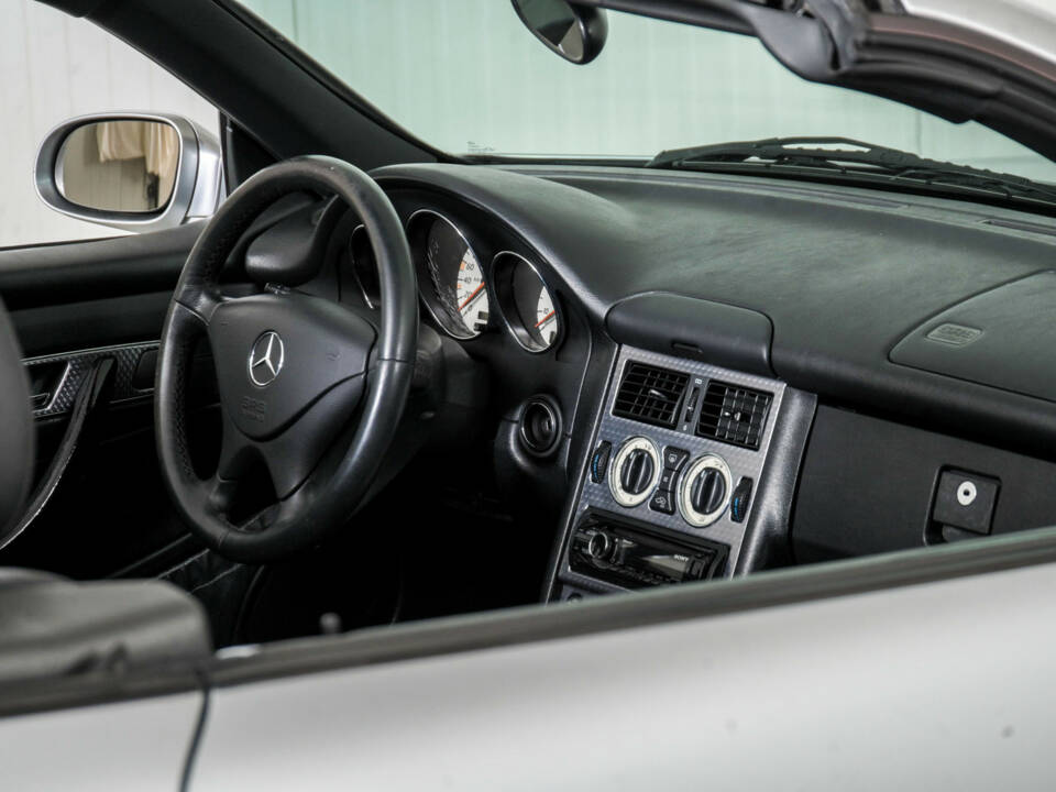 Bild 38/50 von Mercedes-Benz SLK 320 (2000)
