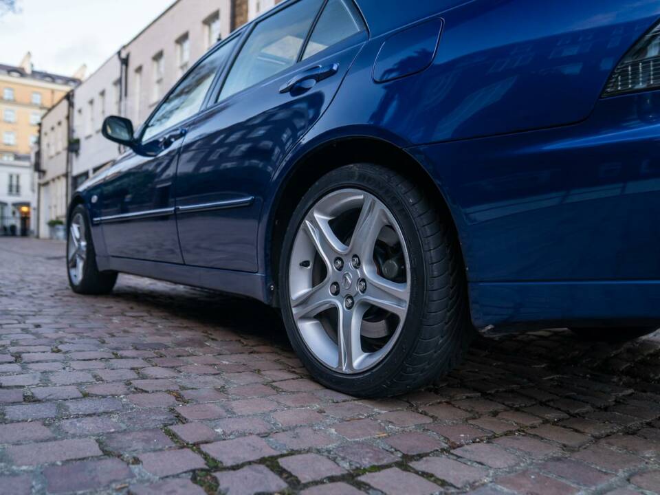 Bild 20/50 von Lexus IS 200 (2002)