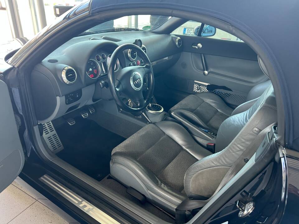 Image 9/10 of Audi TT 1.8 T (2002)