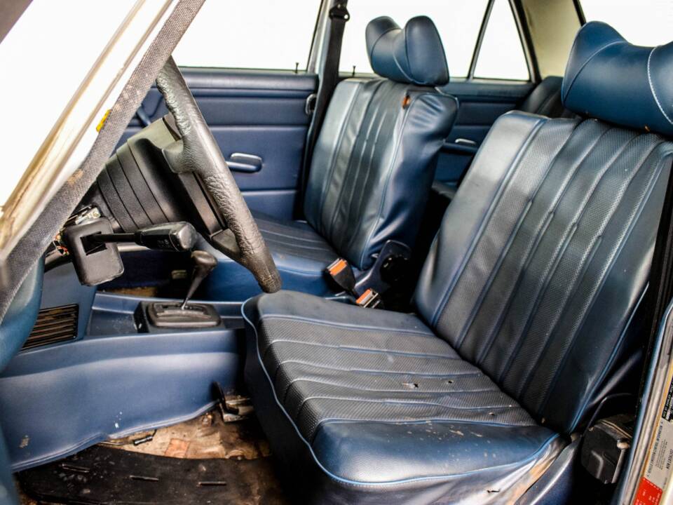 Image 50/50 of Mercedes-Benz 240 D (1976)