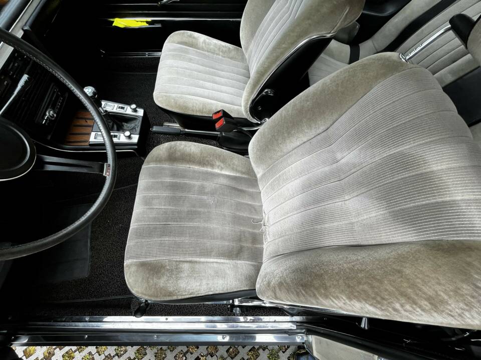 Bild 23/29 von BMW 3,0 CSi (1973)