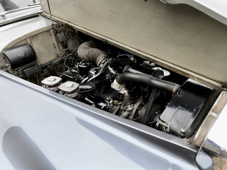 Image 37/50 of Bentley S 3 (1964)