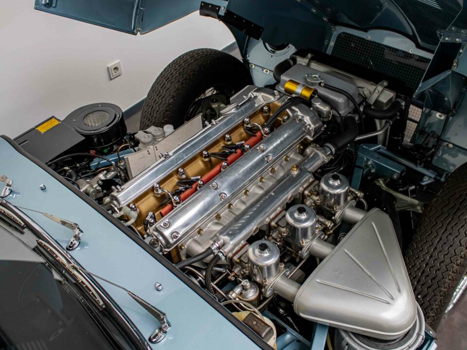 Bild 22/28 von Jaguar E-Type 4.2 (1965)