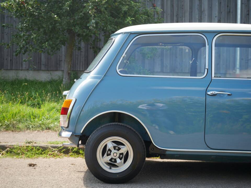 Image 4/28 de Innocenti Mini Cooper 1300 (1900)